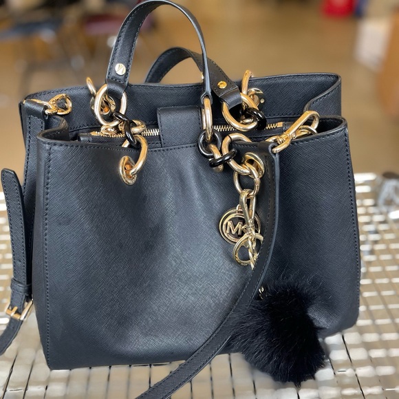 Black Michael Kors purse - Picture 2 of 9